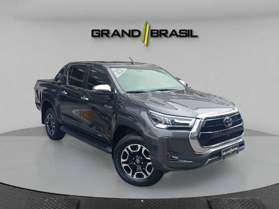 TOYOTA HILUX 2.8 D-4D TURBO DIESEL CD SRX 4X4 AUTOMÁTICO